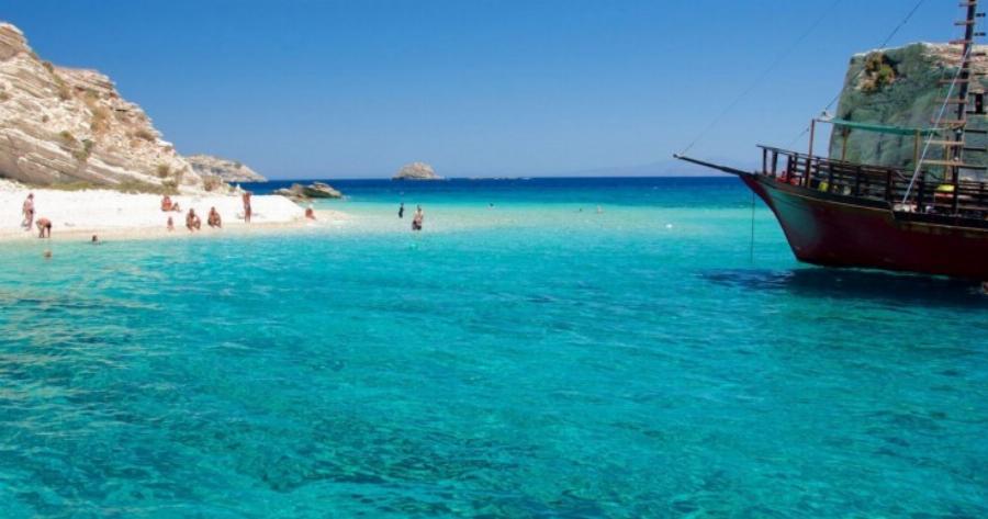 Λειψοί: Το νησί των 700 κατοίκων που θυμίζει επίγειο παράδεισο