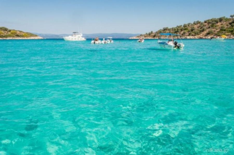 Διάπορος: Το άγνωστο εξωτικό νησάκι στη Χαλκιδική που έχει ζεστά νερά όλο τον χρόνο και καθόλου κύμα