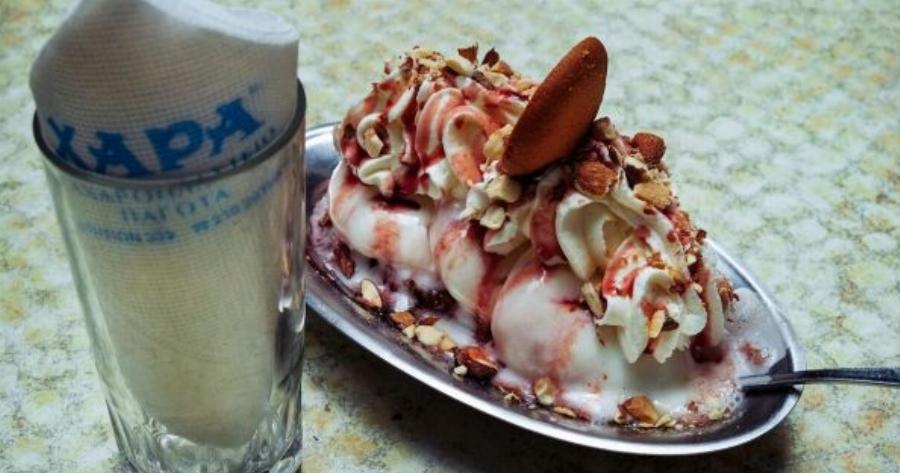 Χαρά: To ρετρό ζαχαροπλαστείο θρύλος στην Πατησίων που αντέχει στην κρίση 48 χρόνια