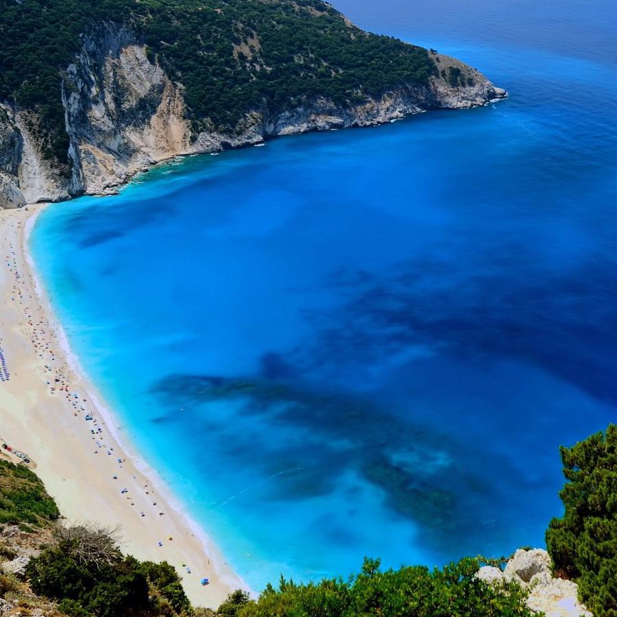 Το Πιο Όμορφο Χωριό της Κεφαλονιάς που Μοιάζει με Αληθινό Πίνακα Ζωγραφικής