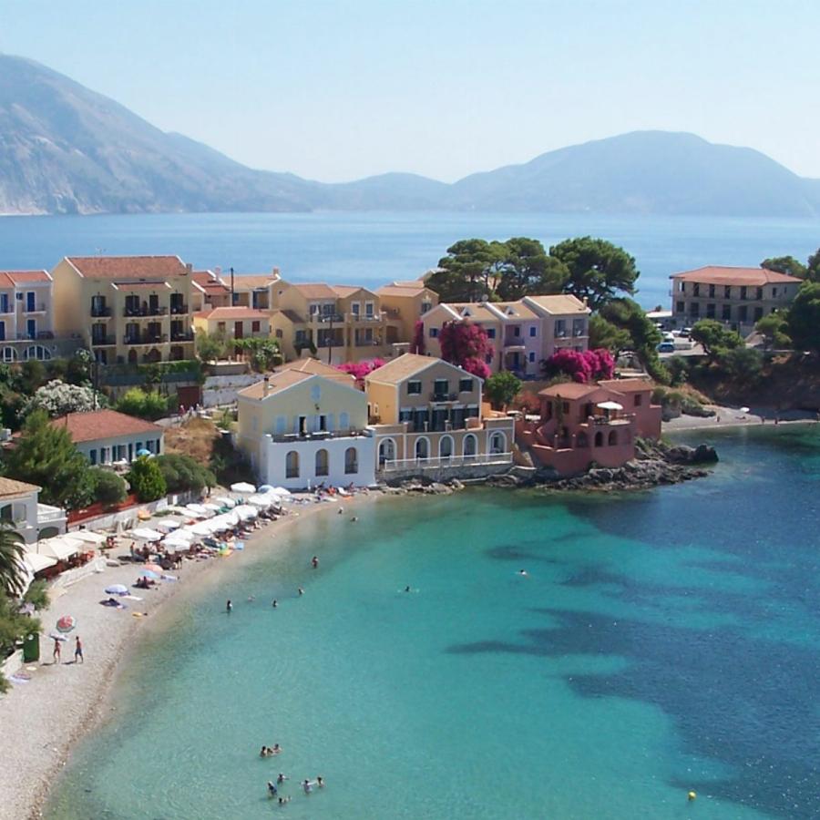 Το Πιο Όμορφο Χωριό της Κεφαλονιάς που Μοιάζει με Αληθινό Πίνακα Ζωγραφικής