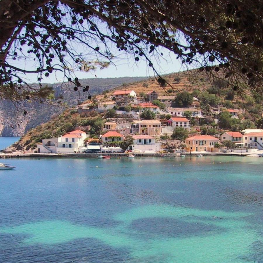 Το Πιο Όμορφο Χωριό της Κεφαλονιάς που Μοιάζει με Αληθινό Πίνακα Ζωγραφικής