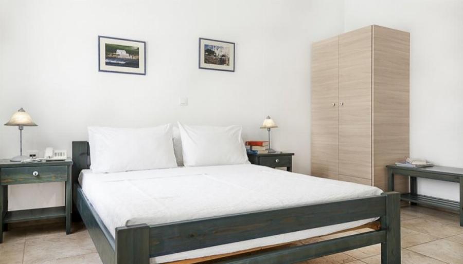 Έχεις Όνειρο να πας στην Πάρο αλλά δεν έχεις Αρκετά Χρήματα; Τώρα Μπορείς να Μείνεις με 21 ευρώ το Άτομο!