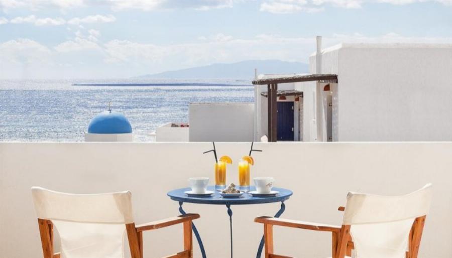 Έχεις Όνειρο να πας στην Πάρο αλλά δεν έχεις Αρκετά Χρήματα; Τώρα Μπορείς να Μείνεις με 21 ευρώ το Άτομο!