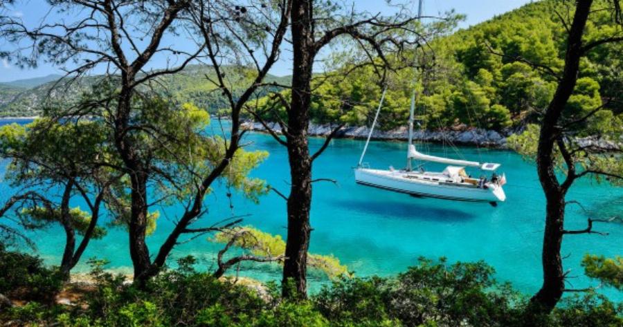 Το Νησάκι Χωρίς Αμάξια που Κάνεις Ονειρικές Διακοπές σαν Πραγματικός Βασιλιάς με Μόνο 70 Ευρώ την Εβδομάδα