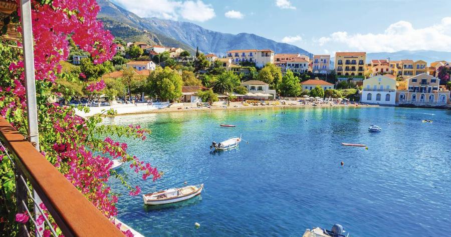 Το Πιο Όμορφο Χωριό της Κεφαλονιάς που Μοιάζει με Αληθινό Πίνακα Ζωγραφικής