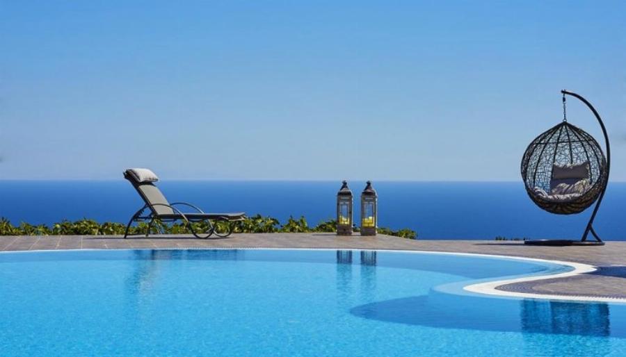 Μαγική Προσφορά για Ερωτευμένους! Μείνε με την Αγαπημένη σου στη Σαντορίνη Ξοδεύοντας από 45 ευρώ!