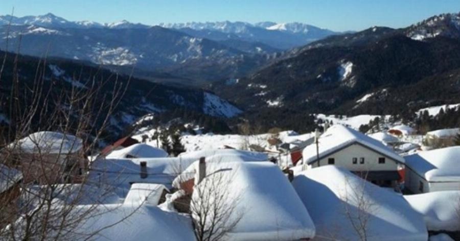 Αετομηλίτσα: Ένα ελληνικό χωριό-φάντασμα που ζωντανεύει μόνο πέντε μήνες τον χρόνο