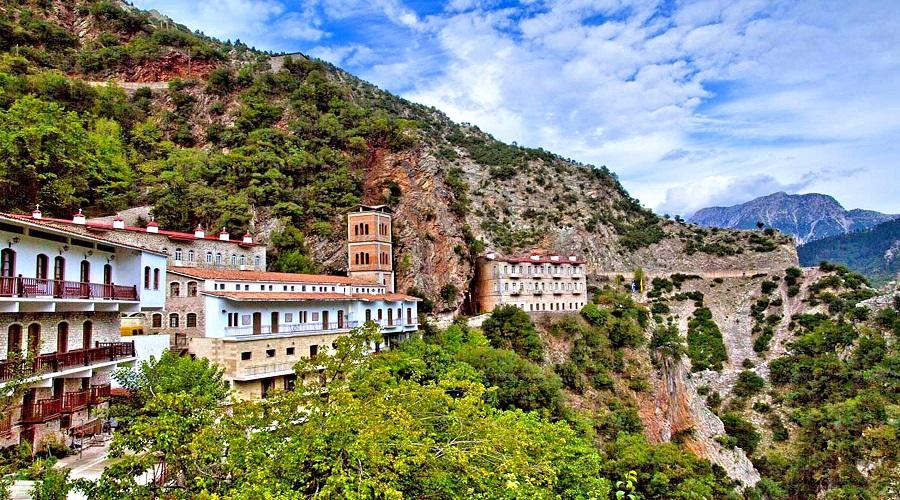 Πέρασε το 3μερο της 28ης Οκτωβρίου στο Μαγευτικό Καρπενήσι με ΜΟΝΟ 24 Ευρώ το Άτομο και το Παιδί σου ΔΩΡΕΑΝ!