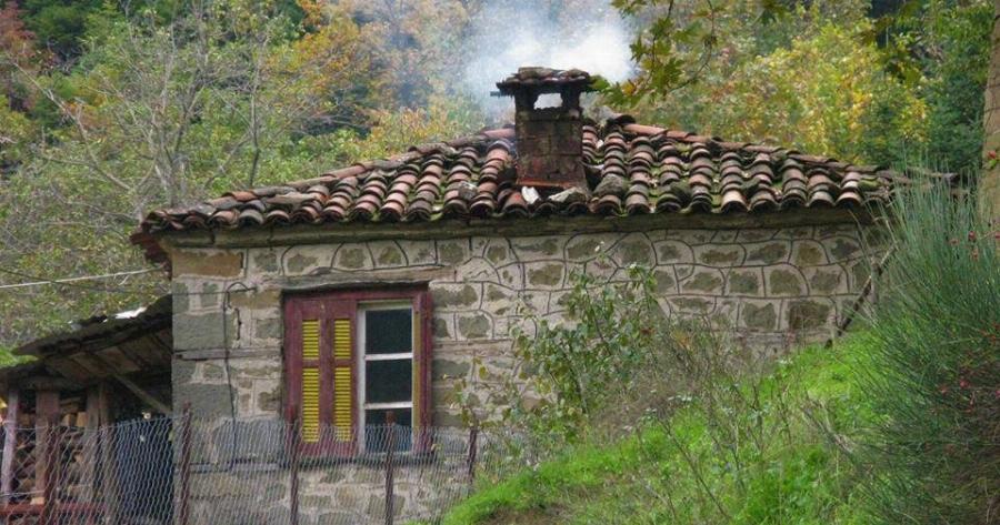 Αναψε το τζάκι στο πατρικό σπίτι….