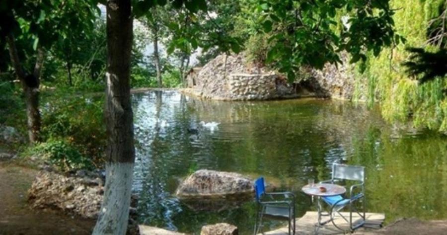 Σε Απόσταση 2 ωρών από την Αθήνα Υπάρχει η «Cherryland»: Ένα Υπέροχο Χωριό βγαλμένο από τα Παραμύθια