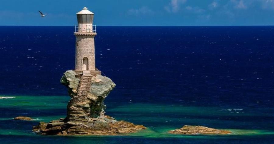 Ένας από τους ωραιότερους φάρους στον κόσμο βρίσκεται στην Άνδρο!