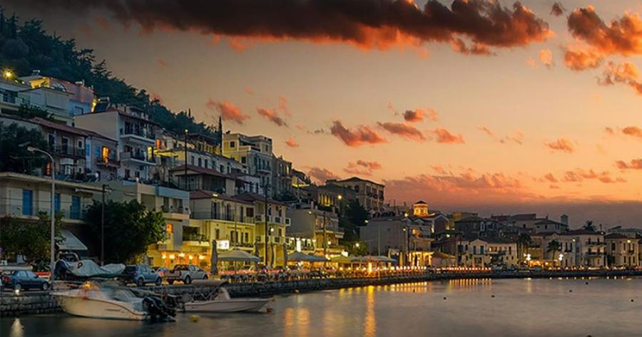 Γύθειο: Ο πιο ρομαντικός προορισμός της Πελοποννήσου είναι μια υπέροχη πόλη που θυμίζει έντονα νησί