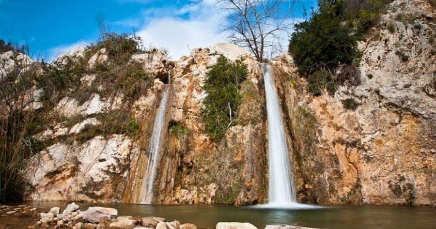 Καταρράκτης στην Αττική, σε απόσταση μισής ώρας από την Ομόνοια; Και όμως υπάρχει