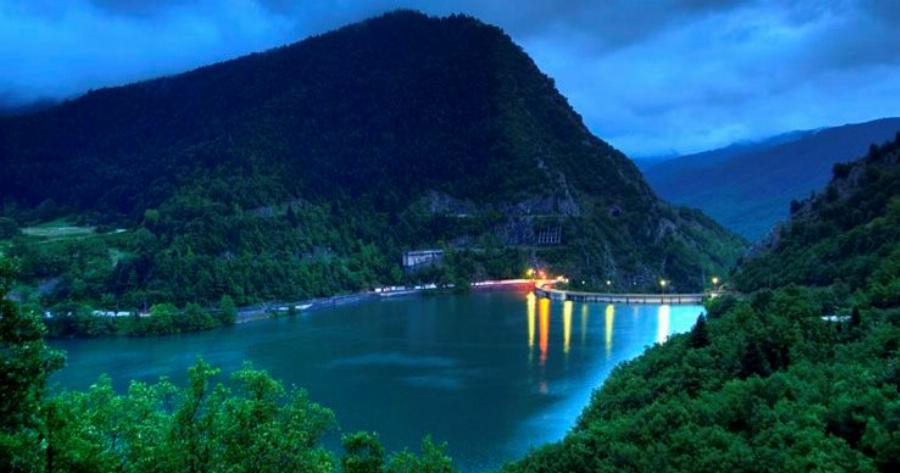 Λίμνη Πλαστήρα: Ένας από τους ομορφότερους προορισμούς της ορεινής Ελλάδας