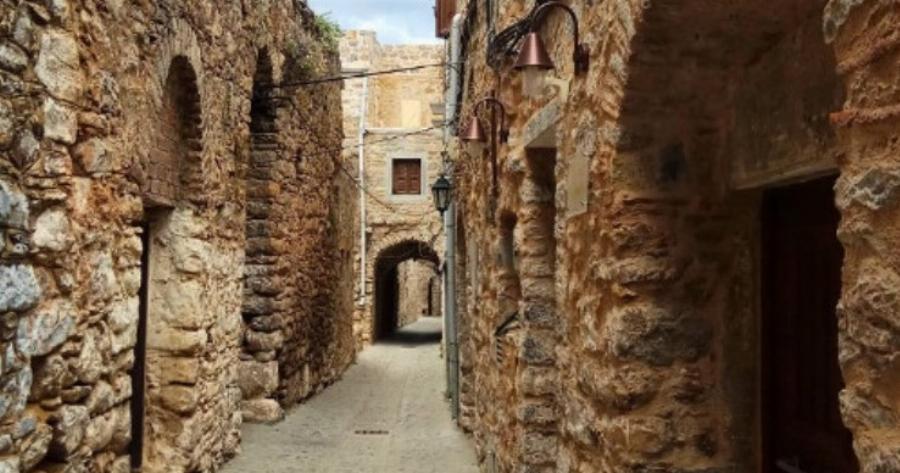 Μεστά: Το πιο καλοδιατηρημένο μεσαιωνικό χωριό της Ελλάδας είναι ένας λαβύρινθος που κατοικείται