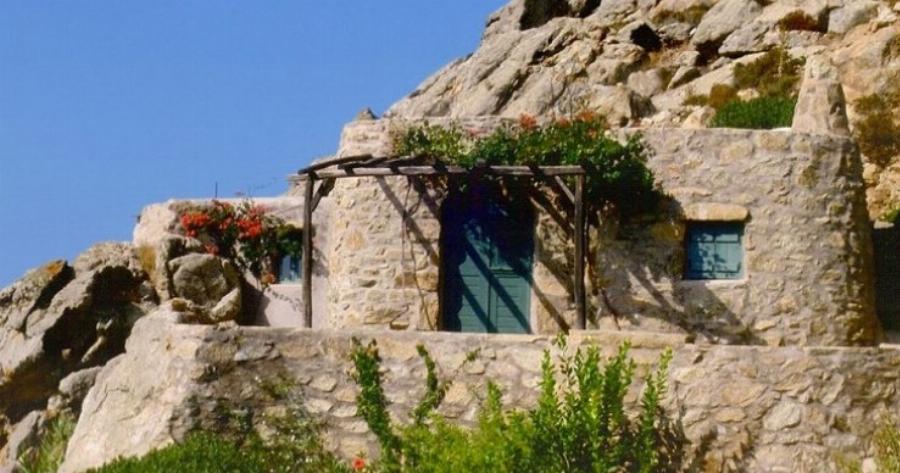 Το ωραιότερο πέτρινο σπίτι που έχετε δει ποτέ βρίσκεται σε Ελληνικό νησί