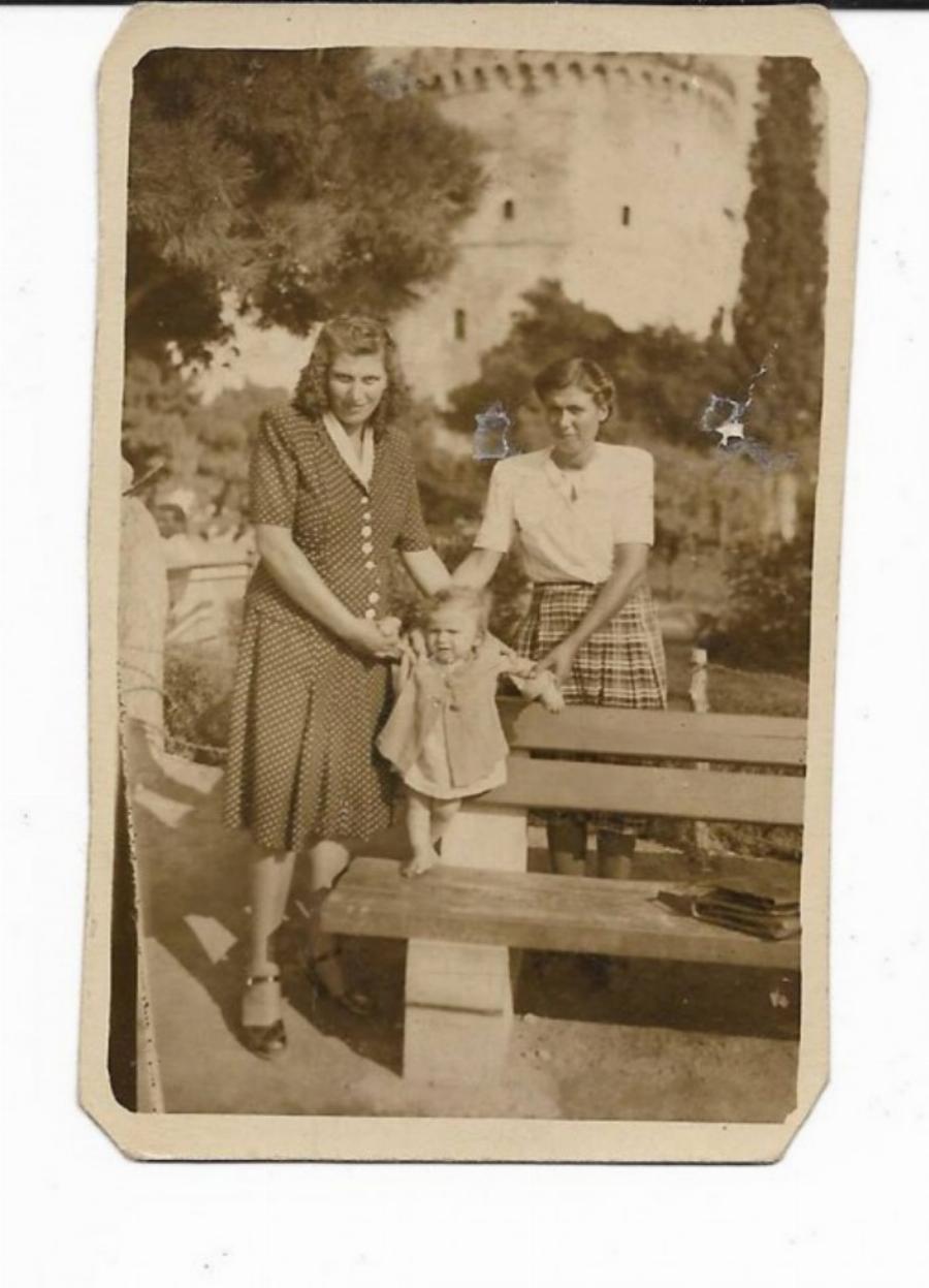 Μια αγνώριστη Θεσσαλονίκη με τραμ, αρχοντικά,  χωματόδρομους και κατοίκους με φουστανέλες