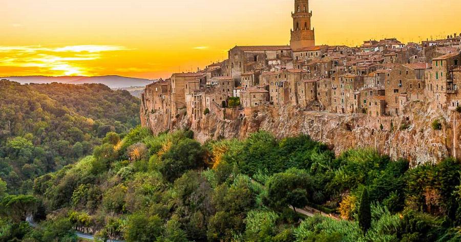 Τα Υπέροχα Χωριουδάκια της Τοσκάνης που Μετατρέπονται σε Πίνακα Ζωγραφικής το Νοέμβριο