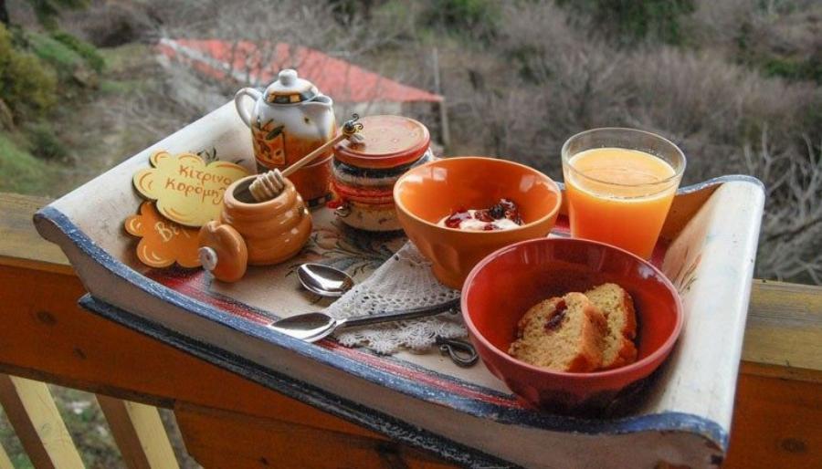 Πέρνα 3 Ημέρες με τον Αγαπημένο σου στα Τρίκαλα Κορινθίας, στο Μαγευτικό Σαλέ των Χρωμάτων, σε Τιμή Έκπληξη