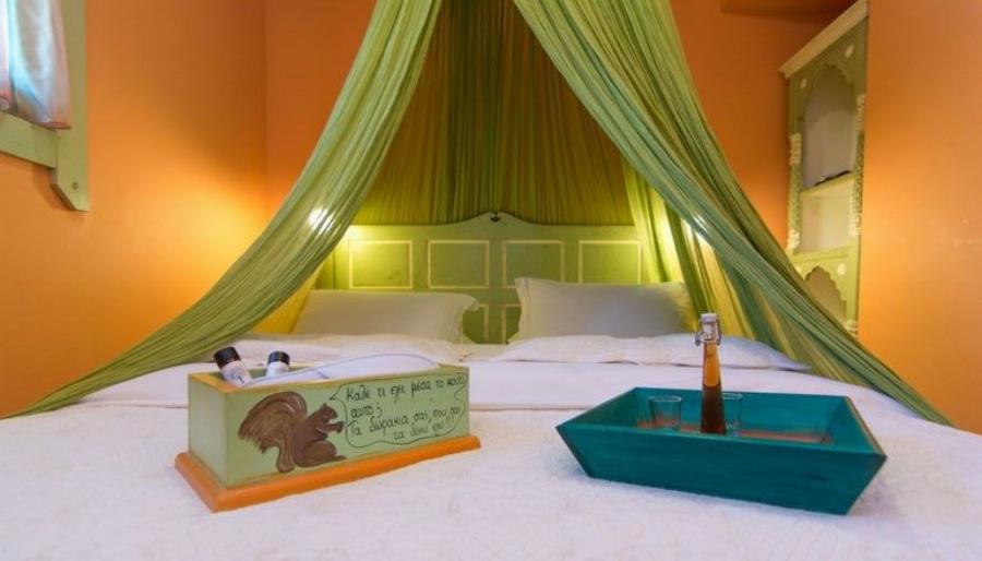 Πέρνα 3 Ημέρες με τον Αγαπημένο σου στα Τρίκαλα Κορινθίας, στο Μαγευτικό Σαλέ των Χρωμάτων, σε Τιμή Έκπληξη