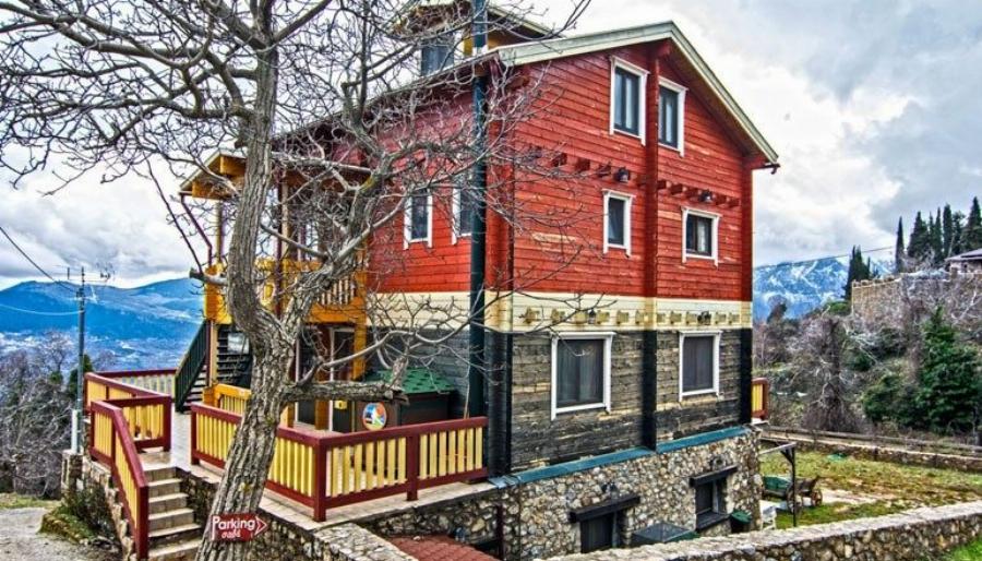 Πέρνα 3 Ημέρες με τον Αγαπημένο σου στα Τρίκαλα Κορινθίας, στο Μαγευτικό Σαλέ των Χρωμάτων, σε Τιμή Έκπληξη