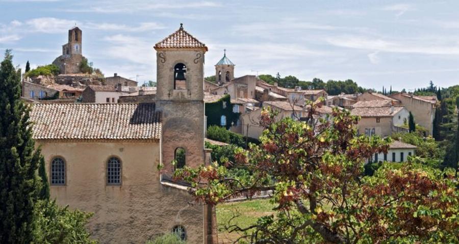 12 Χωριά της Γαλλίας που Θυμίζουν Παραμύθι και θα θες να τα δεις αμέσως μετά την καραντίνα.