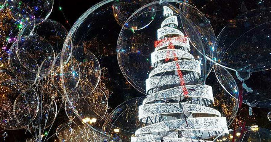 «Μεταμορφώνεται» η Αθήνα στις γιορτές με νέο χριστουγεννιάτικο δέντρο!