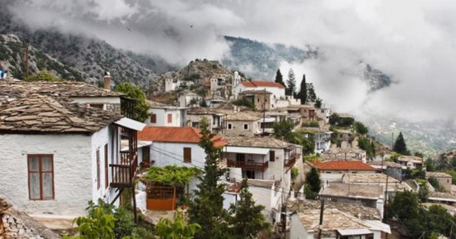 Θαύματα ανθρώπου και φύσης: Τα 32 χωριά διαμάντια της ορεινής Ελλάδας που πρέπει να ανακαλύψεις.