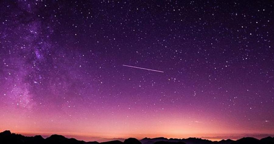 Μαγικό Υπερθέαμα! Ετοιμαστείτε για Απίστευτη Βροχή Αστεριών την Κυριακή.