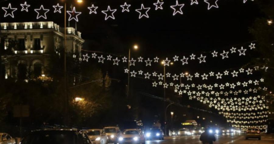 H Αθήνα πιο Χριστουγεννιάτικη από ποτέ – Στολισμός από μεγάλες εταιρείες και ιδρύματα που υιοθέτησαν δρόμους και περιοχές