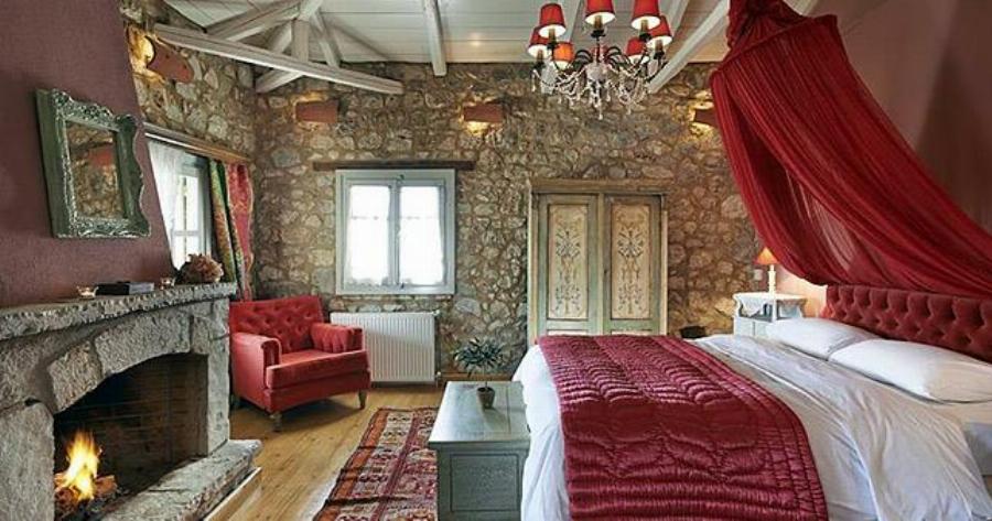 Χουχουλιαστοί ξενώνες στα ορεινά της Πελοποννήσου