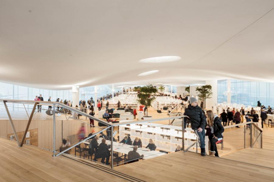 Η βιβλιοθήκη του Ελσίνκι έρχεται από το μέλλον και έχει σχήμα πλοίου