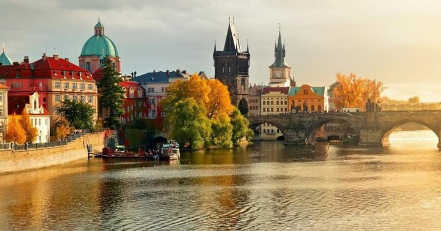 Η Πράγα δεν είναι πόλη. Eίναι έρωτας..