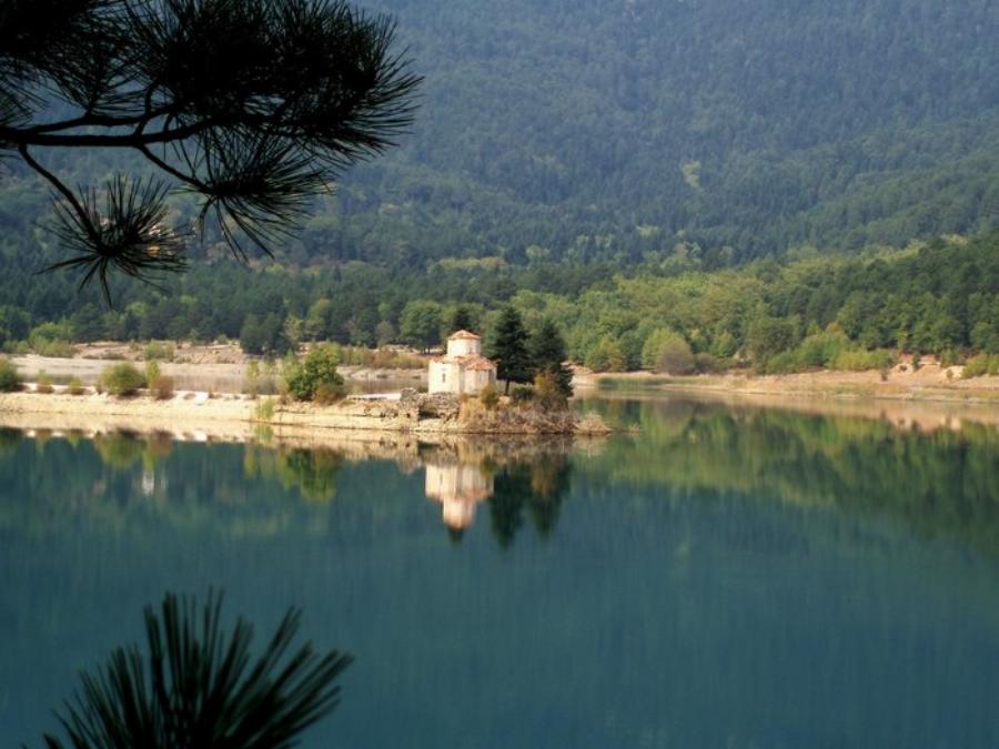 Φενεός: Η μικρή Ελληνική Ελβετία σε απόσταση αναπνοής από την Πρωτεύουσα.