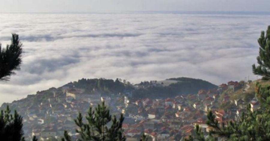 ΛΙβάδι: Το κουκλίστικο ελληνικό χωριό που είναι χτισμένο πάνω από τα.. σύννεφα