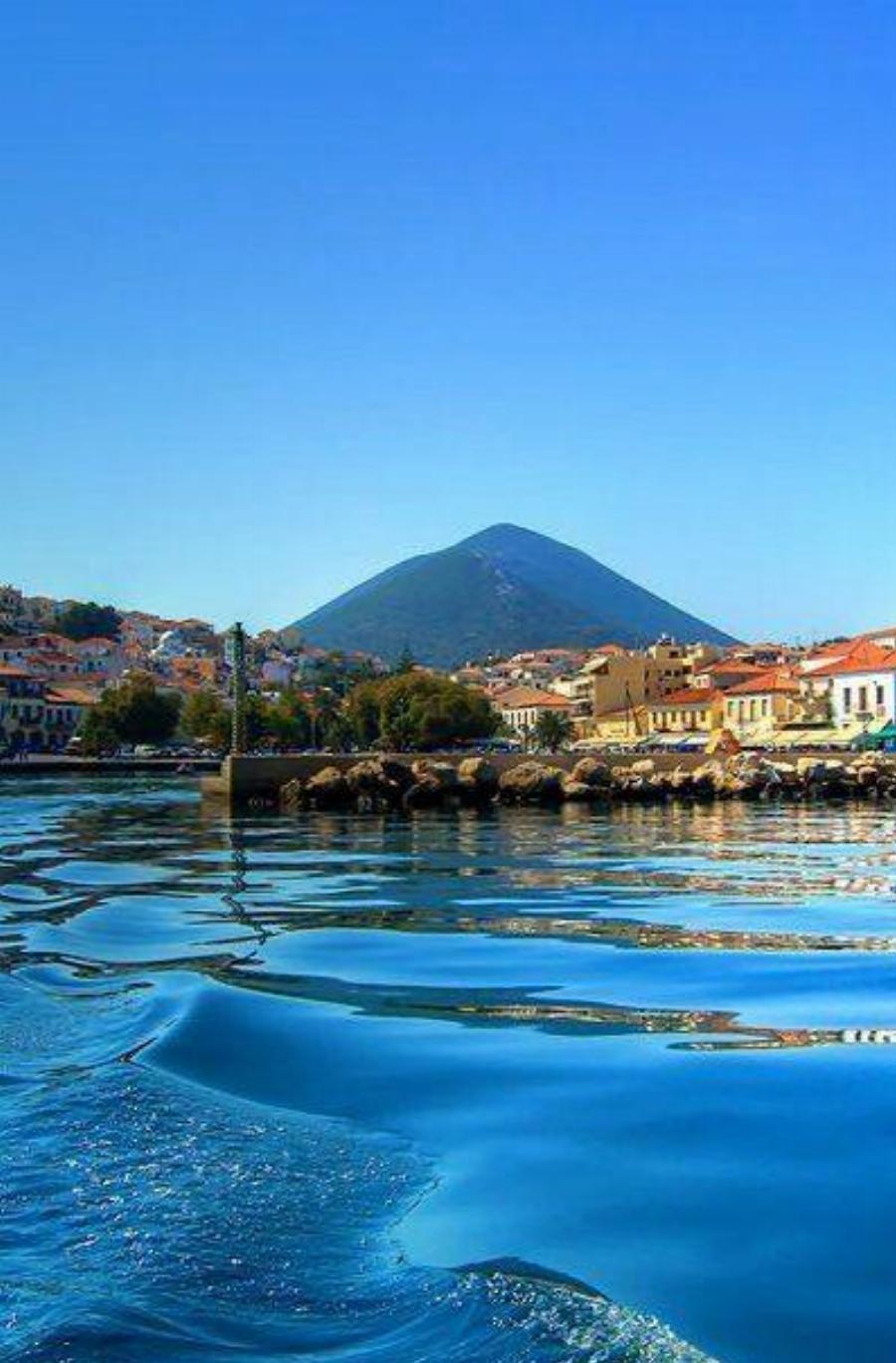 Ονειρεμένη Πύλος: Ένα από τα Μεγαλύτερα και Ασφαλέστερα Φυσικά Λιμάνια του Κόσμου.