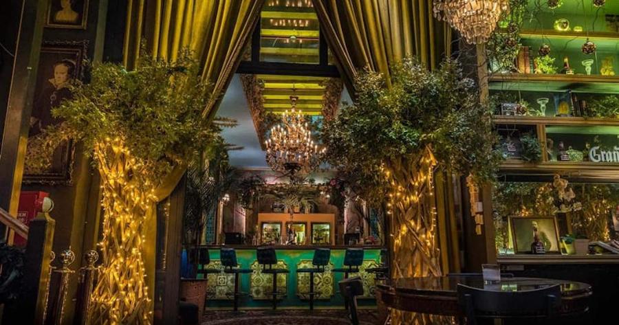 Φέτος το ομορφότερο μαγαζί της Ελλάδας μεταμορφώνεται σε μαγεμένο δάσος. Η ατμοσφαιρική διακόσμηση σε ταξιδεύει σε χριστουγεννιάτικο παραμύθι!