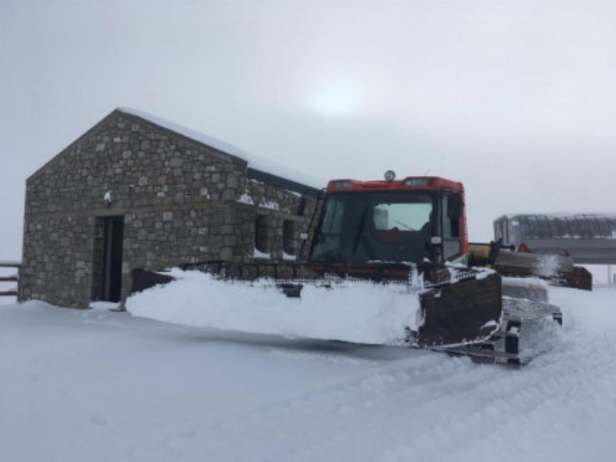 Στα λευκά ο Παρνασσός – Το χιονοδρομικό κέντρο ετοιμάζεται για opening