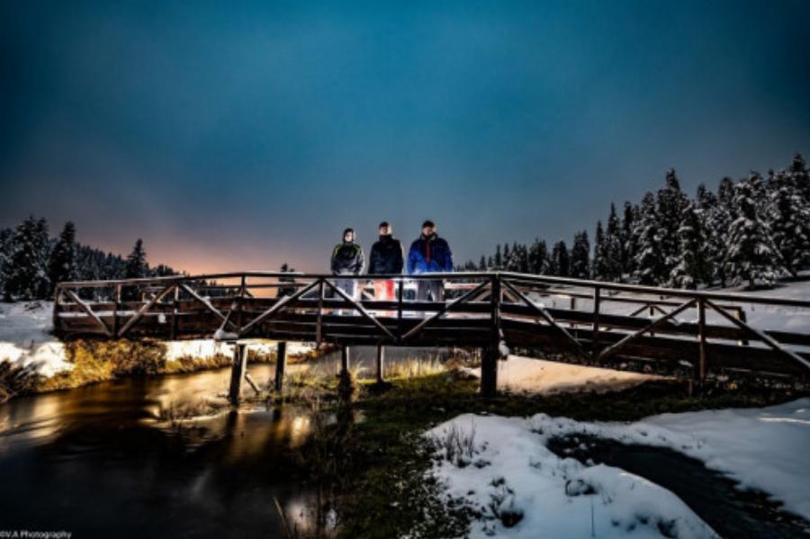 Μια μαγική νύχτα με Πανσέληνο και χιόνι στο Περτούλι – Λευκό τοπίο υπό το φως του φεγγαριού