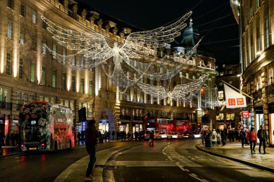 Χριστούγεννα στο Λονδίνο – Η βρετανική πρωτεύουσα λάμπει
