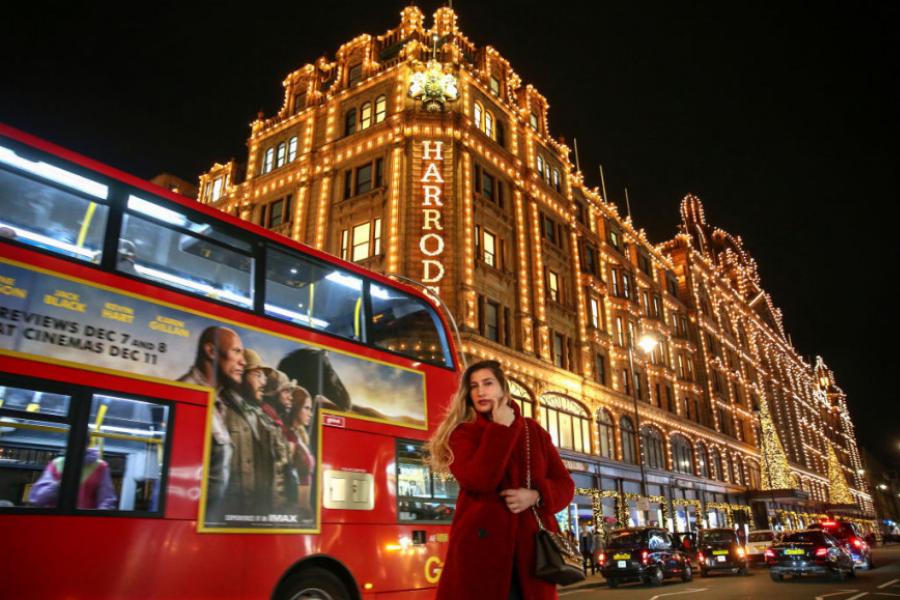 Χριστούγεννα στο Λονδίνο – Η βρετανική πρωτεύουσα λάμπει