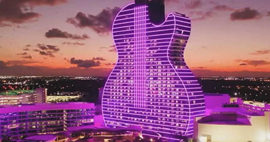 Εγκαίνια για το εντυπωσιακό rock ξενοδοχείο με σχήμα κιθάρας!