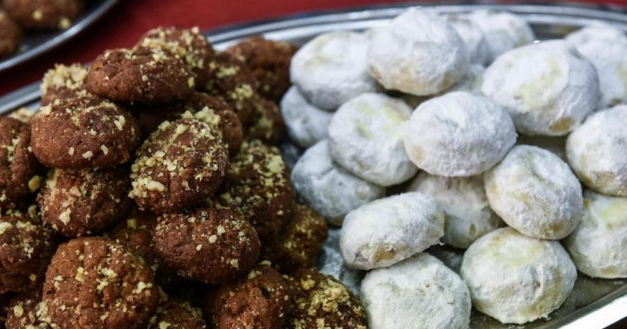 Η ιστορία του Κουραμπιέ και το μακάβριο παρελθόν του μελομακάρονου