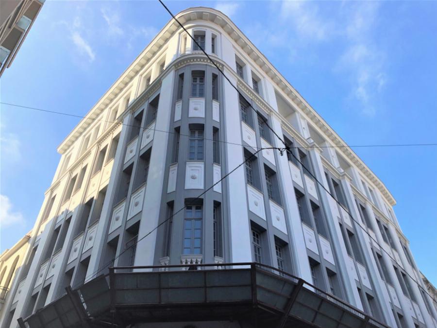 Αποκαλύφθηκε το ανακαινισμένο κτίριο του παλιού Χυτήρογλου στη Μητροπόλεως – Βγήκαν οι σκαλωσιές