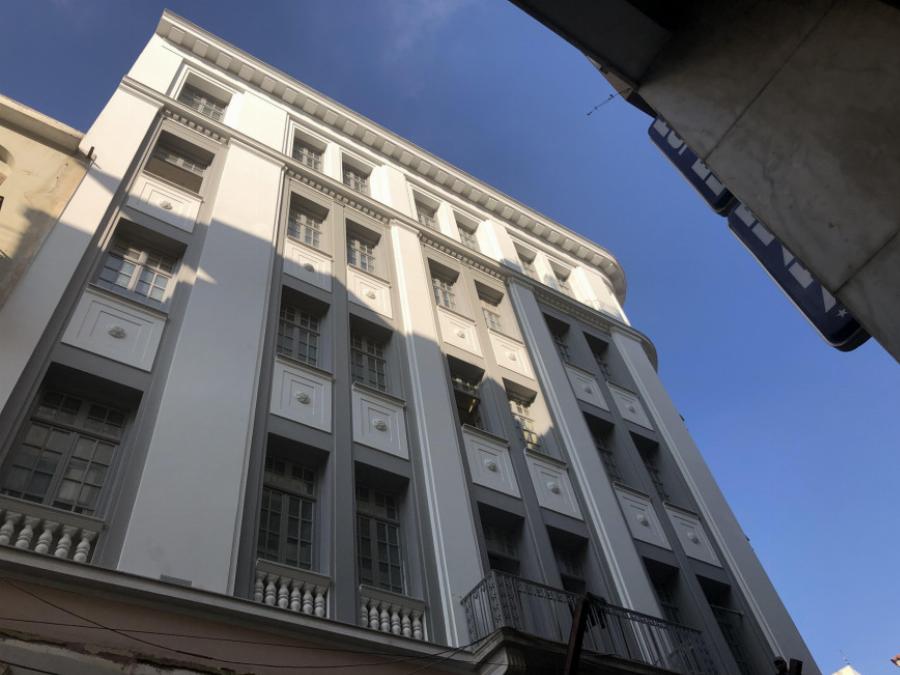 Αποκαλύφθηκε το ανακαινισμένο κτίριο του παλιού Χυτήρογλου στη Μητροπόλεως – Βγήκαν οι σκαλωσιές