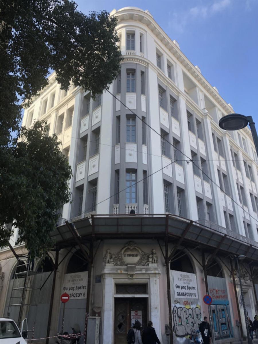 Αποκαλύφθηκε το ανακαινισμένο κτίριο του παλιού Χυτήρογλου στη Μητροπόλεως – Βγήκαν οι σκαλωσιές