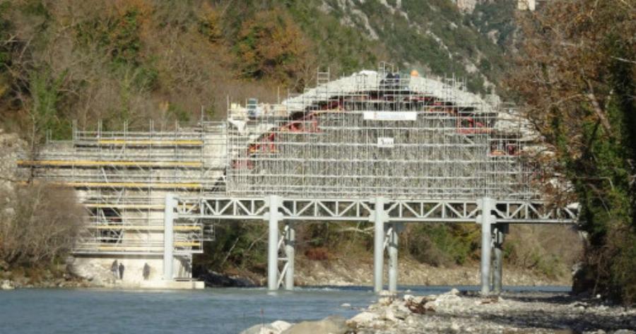 Στήθηκε ξανά το ιστορικό γεφύρι της Πλάκας στα Τζουμέρκα – ΦΩΤΟΓΡΑΦΙΕΣ