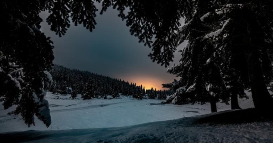 Στο χιονισμένο Περτούλι Τρικάλων με Πανσέληνο. Εικόνες ασύλληπτης ομορφιάς από μια ομάδα φωτογράφων