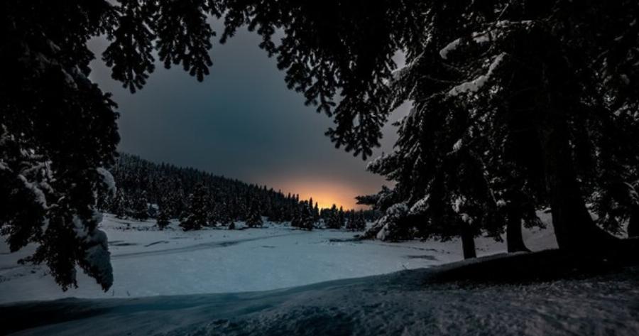 Στο χιονισμένο Περτούλι Τρικάλων με Πανσέληνο. Εικόνες ασύλληπτης ομορφιάς από μια ομάδα φωτογράφων